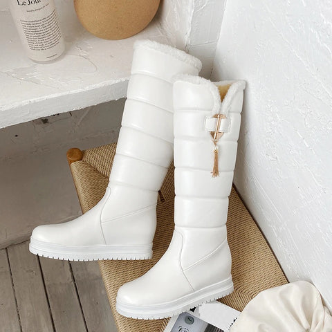 New Comfortable Simple Casual  Flat Heel Soft Winter Boots CODE: KAR1387