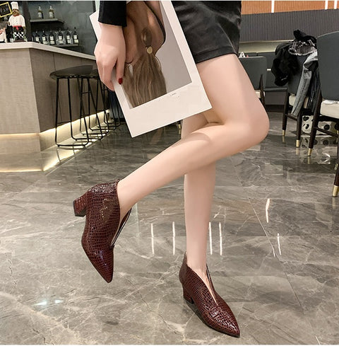 New  Casual  Sexy Pointed High Heel V Mouth Short Shoes CODE: KAR1394
