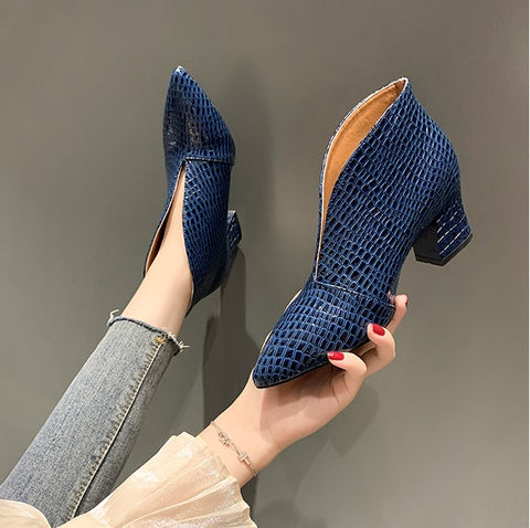 New  Casual  Sexy Pointed High Heel V Mouth Short Shoes CODE: KAR1394