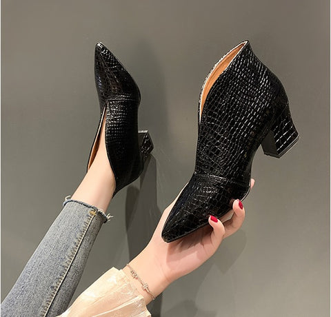 New  Casual  Sexy Pointed High Heel V Mouth Short Shoes CODE: KAR1394