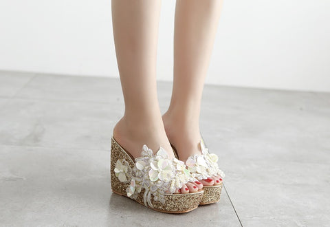 Flowers Lace Pearls Clear Wedge Super Flip flops Platform Sandal CODE: KAR1422
