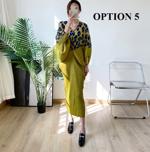 New Bat Sleeve V-neck Long Loose Elegant Causal Pleated Leopard Printed Dress CODE: KAR1533