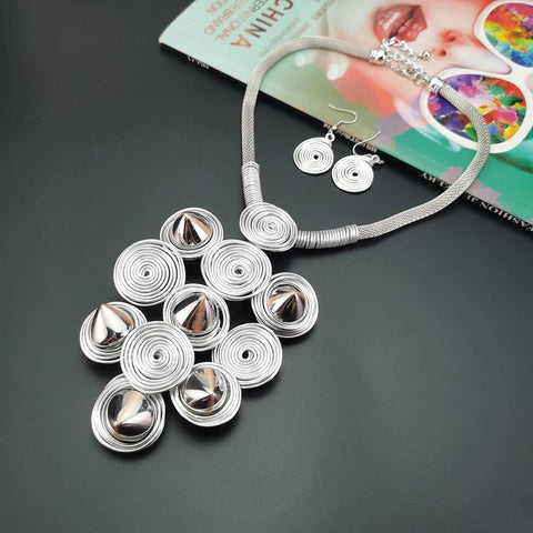 New Fashion Rivet Earring Pendant Necklace Set CODE: KAR1635