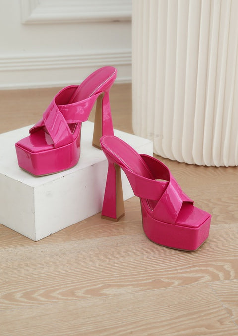 New Fashion Square Head Shallow Patent Cross Belt Side Empty Thick Heel Sandals CODE: KAR1826