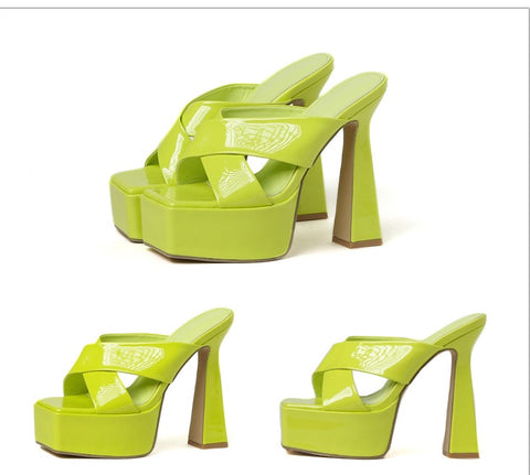 New Fashion Square Head Shallow Patent Cross Belt Side Empty Thick Heel Sandals CODE: KAR1826