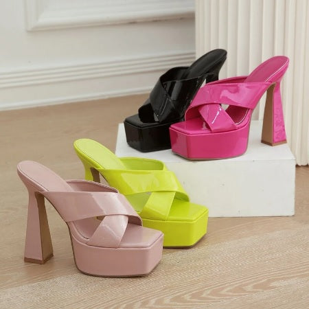 New Fashion Square Head Shallow Patent Cross Belt Side Empty Thick Heel Sandals CODE: KAR1826