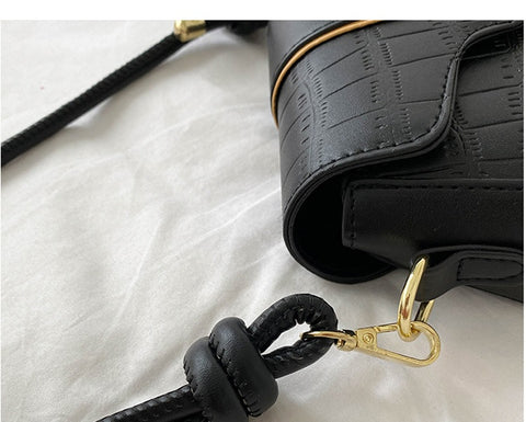 New Luxury Designer With Lock Crossbody Bag CODE: KAR1863