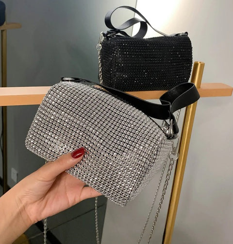 Women's chain small bag new fashion messenger bag CODE: KAR882
