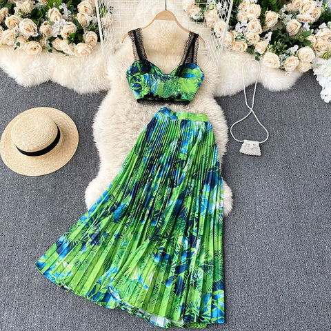 Short Lace Suspender Sexy Vest Top + High Waist Pleated Skirt Suit CODE: KAR900