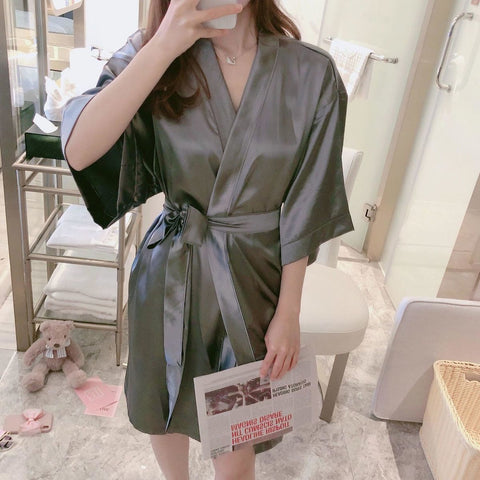 Short-sleeved thin sexy nightgown bathrobe CODE: KAR911