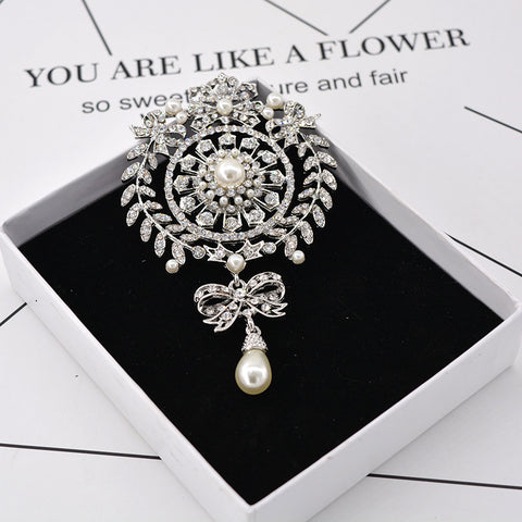 diamond pearl badge brooch CODE: mon1002