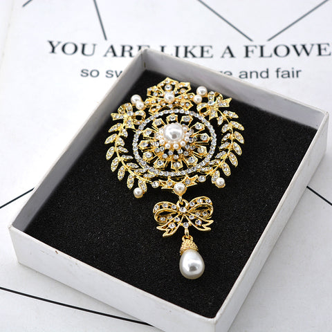 diamond pearl badge brooch CODE: mon1002