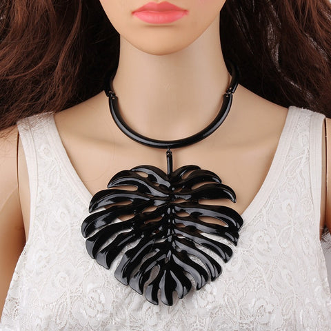 heavy alloy necklace  big leaves CODE: mon1780